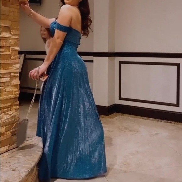 Sparkling Blue Gown - Picture 1 of 7